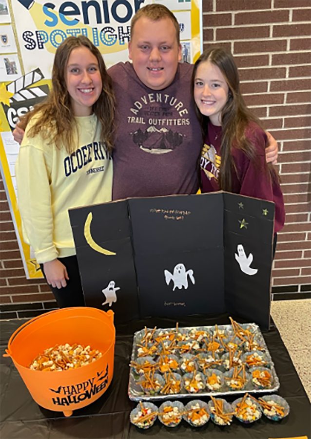 Sophomore Jacob Schellers Boos Trail Mix won him a Teachers Choice Award.