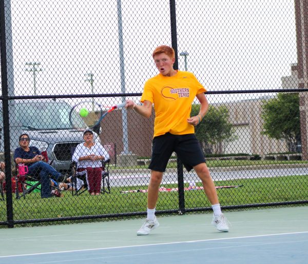 Senior Landon Kiesel returns a serve against Southridge when the Titans hosted the Raiders on September 1. Kiesel shut out his competition at Mater Dei, winning 6-0.