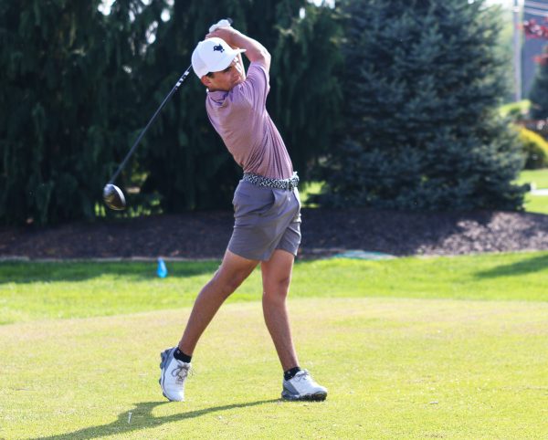 During his sophomore year, Peyton Blackard was a leader on the Titan golf team. His skill with the sport made him a highly coveted college recruit. On Oct. 31, Blackard committed to play golf and study at the University of Notre Dame.
